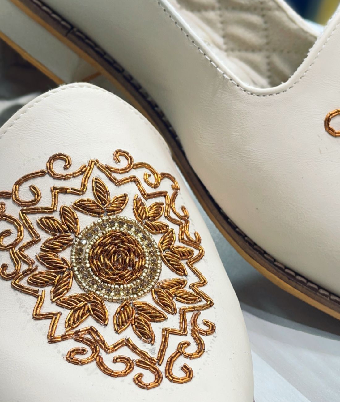 Hand Embroidered Luxury Wedding Mojari for Men - Tepchi Men