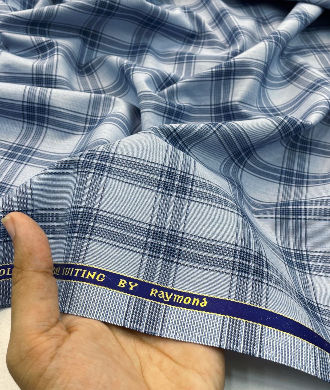 Raymond Premium Checks Suiting Fabric - Tepchi Men