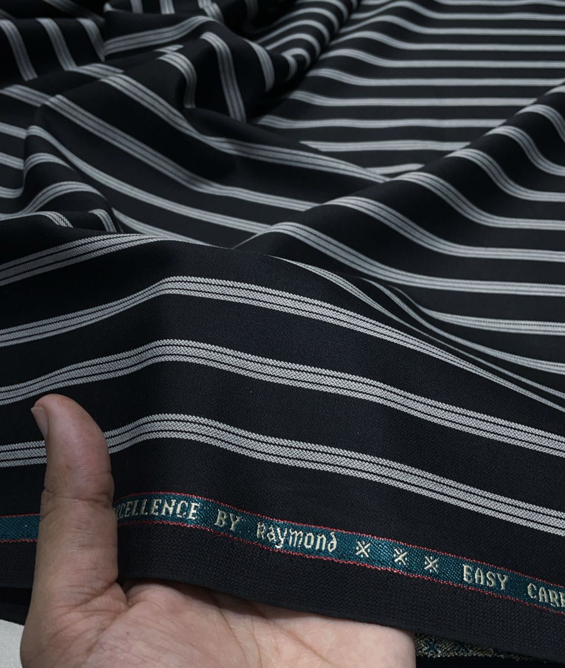 Raymond Ultra Luxury Stripes Suiting Fabric - Tepchi Men