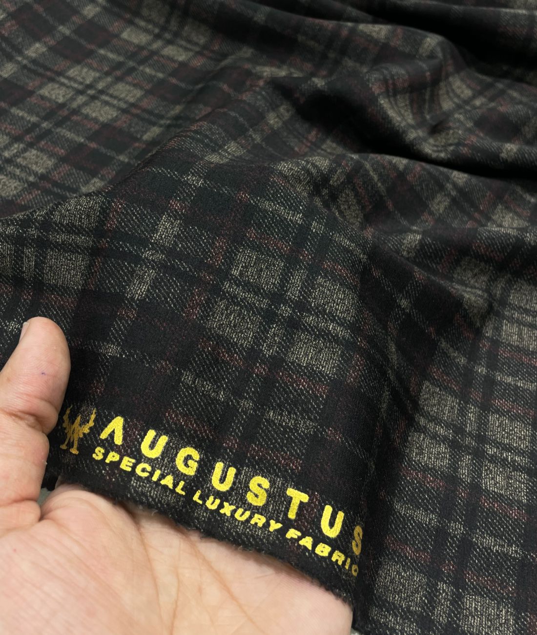 Augustus Luxury Checks Stretchable Suiting Fabric for Suits & Blazers - Tepchi Men