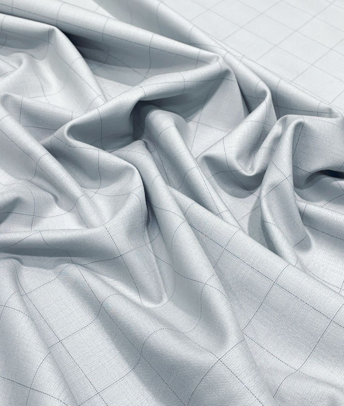 Italian Channel Light Grey Soft Feel Suiting Fabric - Tepchi Men