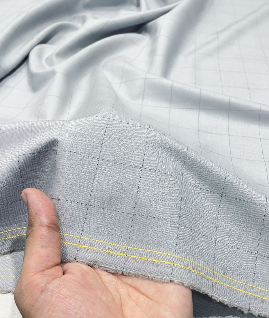 Italian Channel Light Grey Soft Feel Suiting Fabric - Tepchi Men