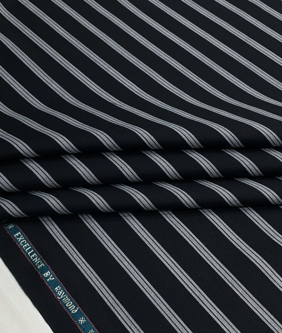 Raymond Ultra Luxury Stripes Suiting Fabric - Tepchi Men