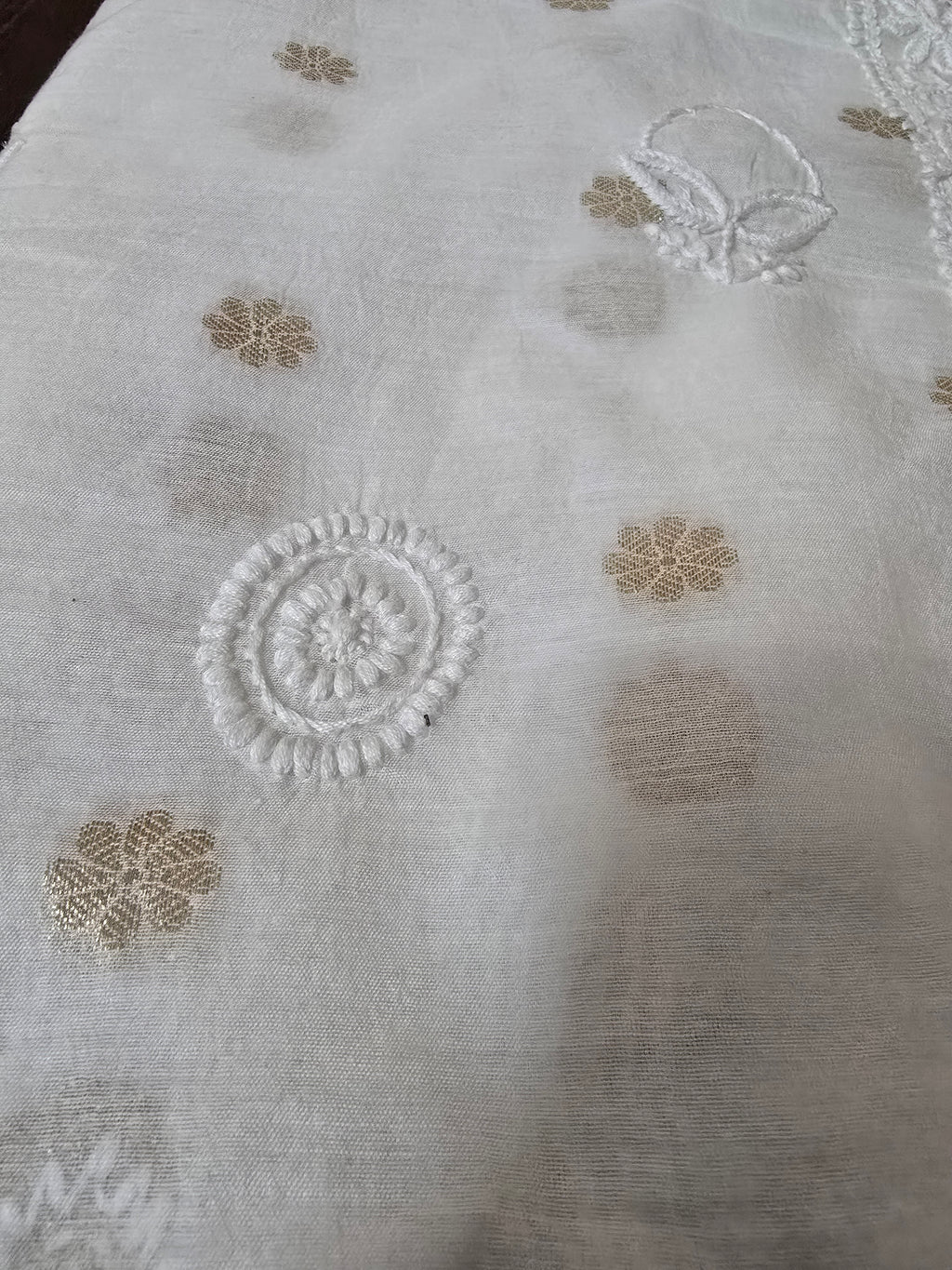 Lucknowi Chikan Malmal Zari Boti