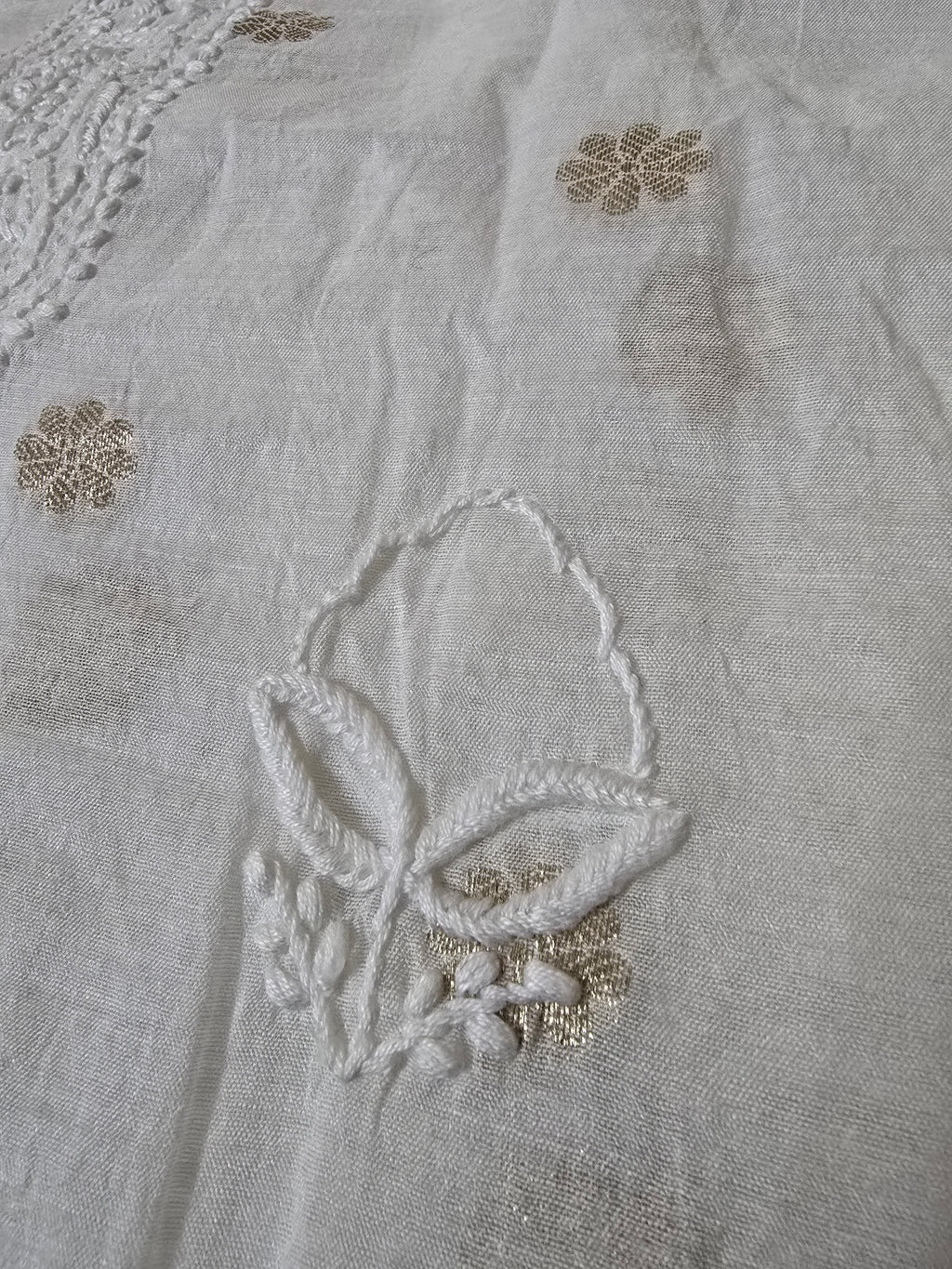 Lucknowi Chikan Malmal Zari Boti