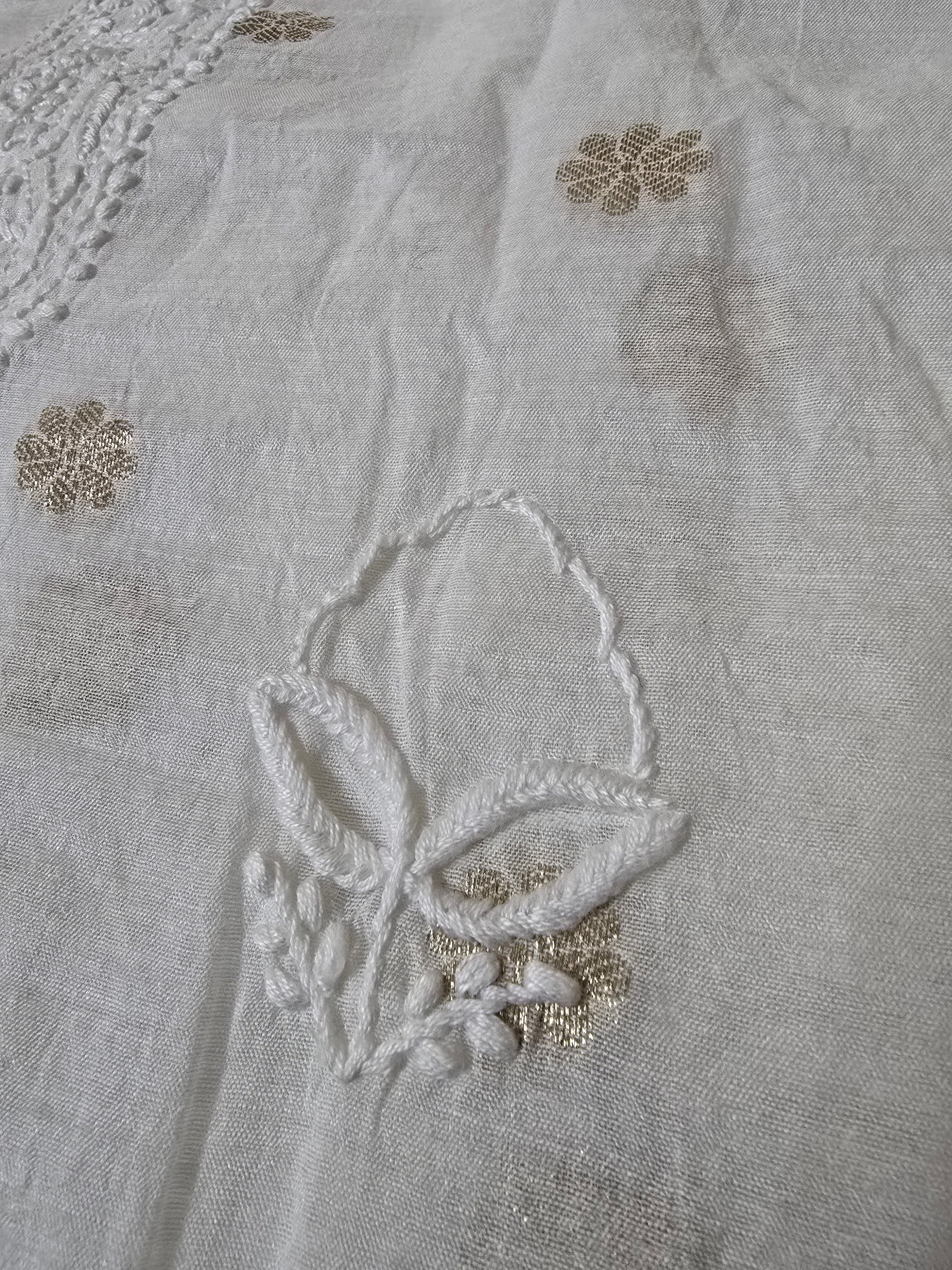 Lucknowi Chikan Malmal Zari Boti